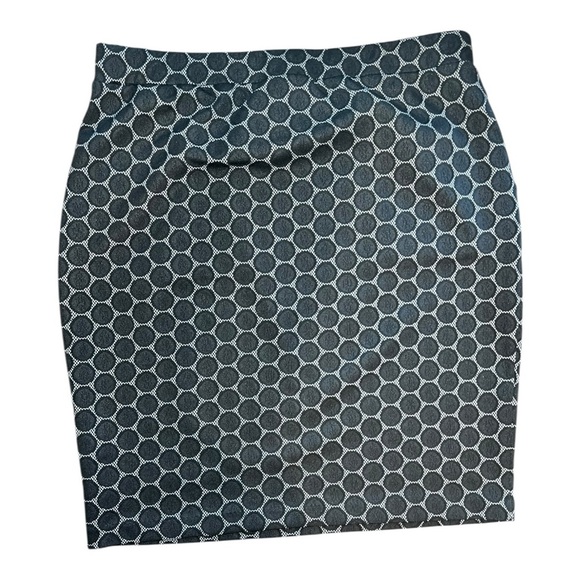 Elle Black and Gray Polka Dot Pencil Skirt – Size Large - Picture 2 of 5